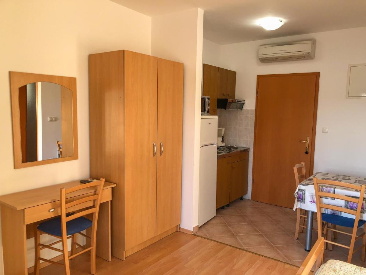 Apartments Palit Rab Exteriér fotografie